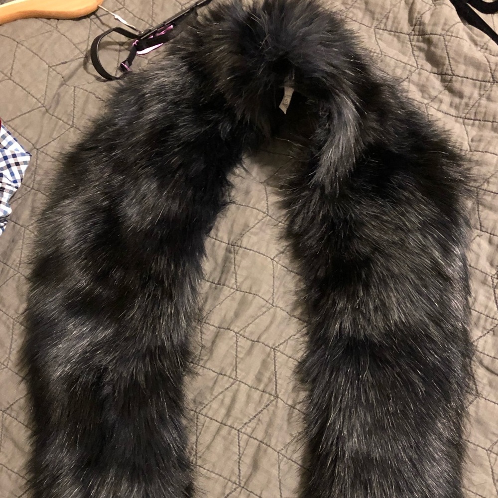 Faux fur collar / scarf